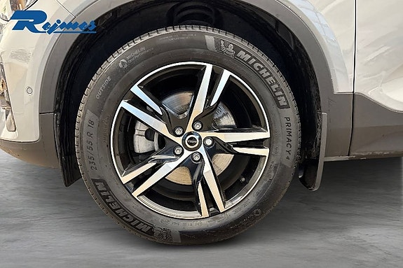 Volvo XC40 21 of 21