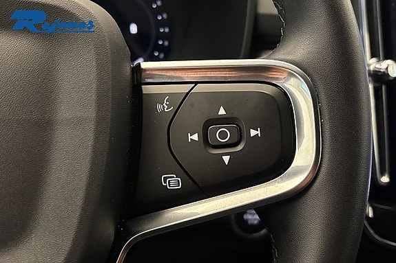 Volvo XC40 11 of 21