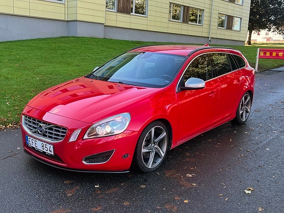 Volvo V60 2 of 8