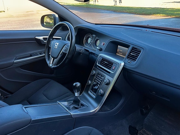 Volvo V60 7 of 8