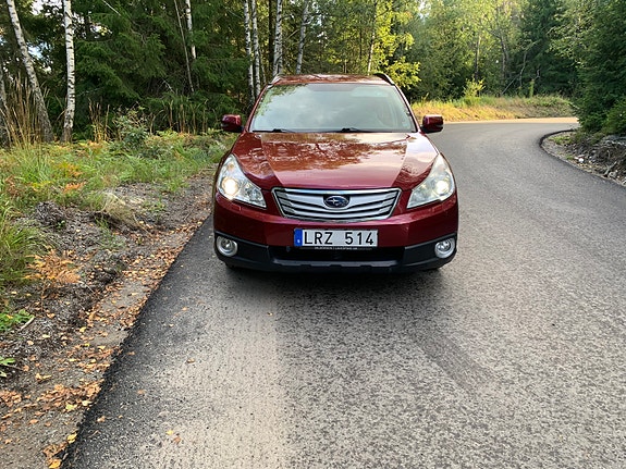 Subaru Outback 2 of 12