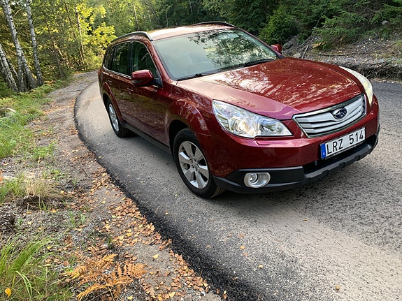 Subaru Outback 3 of 12