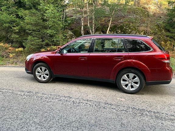 Subaru Outback 7 of 12