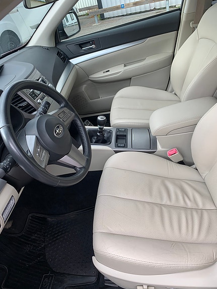 Subaru Outback 9 of 12