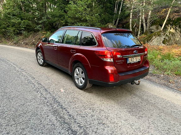 Subaru Outback 6 of 12