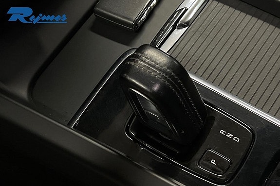 Volvo XC60 12 of 15
