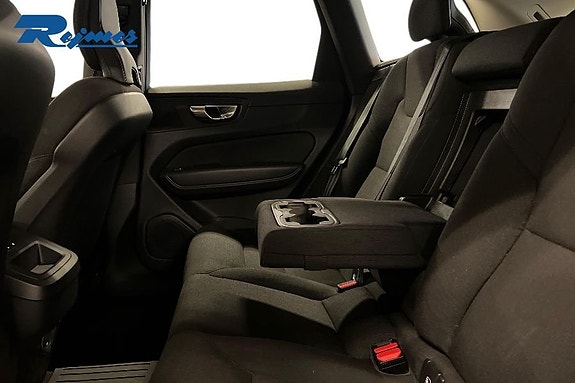 Volvo XC60 8 of 15