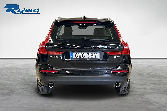 Volvo XC60 3 of 15