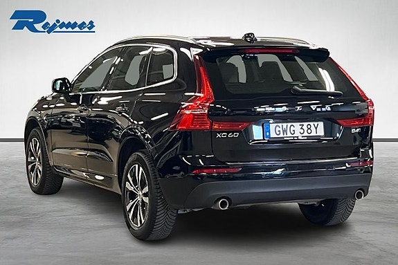 Volvo XC60 2 of 15