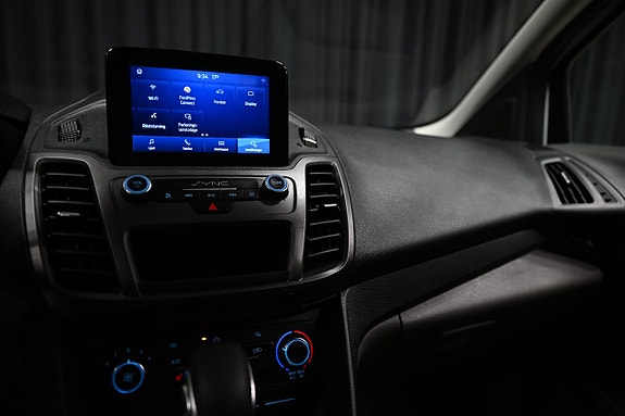 Ford Transit Connect 25 of 29