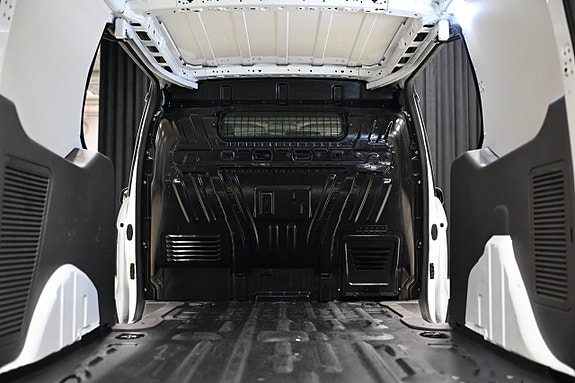 Ford Transit Connect 10 of 29