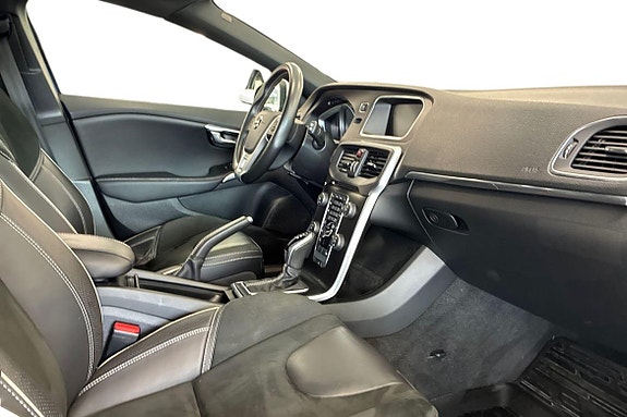 Volvo V40 7 of 22