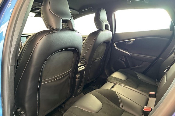 Volvo V40 13 of 22