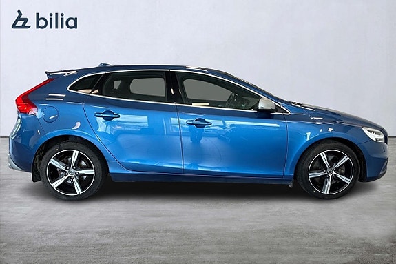 Volvo V40 18 of 22