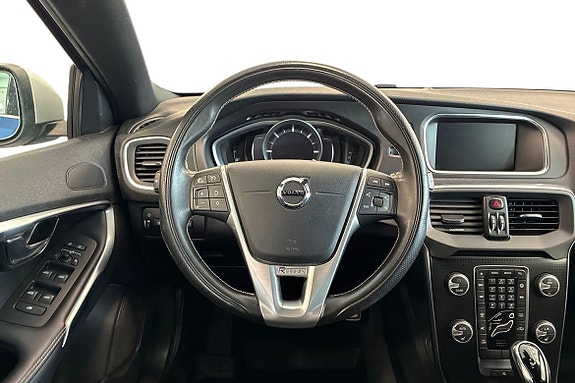 Volvo V40 11 of 22