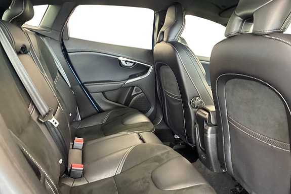 Volvo V40 9 of 22
