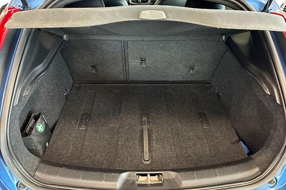 Volvo V40 12 of 22