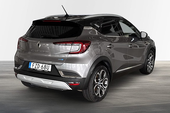 Renault Captur 3 of 24