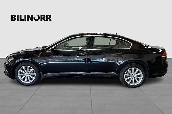 Volkswagen Passat 5 of 11