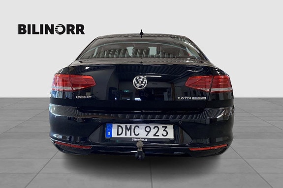 Volkswagen Passat 6 of 11