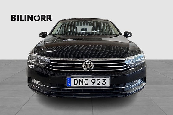 Volkswagen Passat 7 of 11