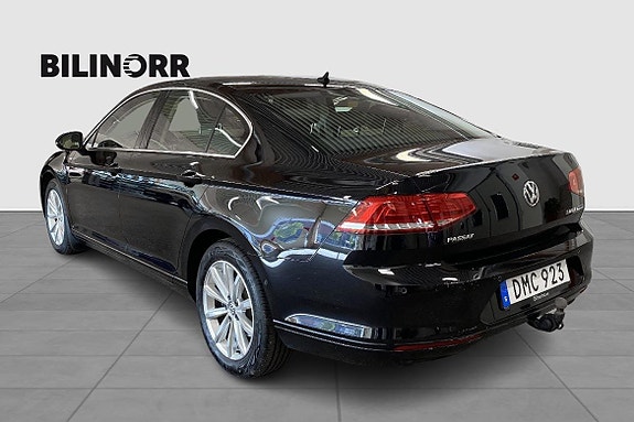 Volkswagen Passat 4 of 11