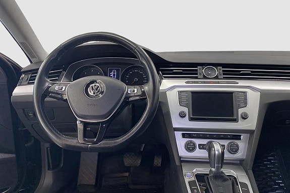 Volkswagen Passat 11 of 11