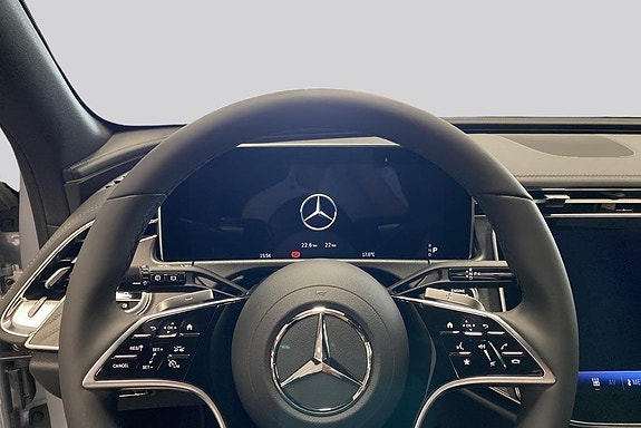 Mercedes-Benz E300 de 10 of 14