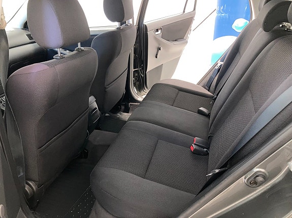 Toyota Corolla 13 of 26