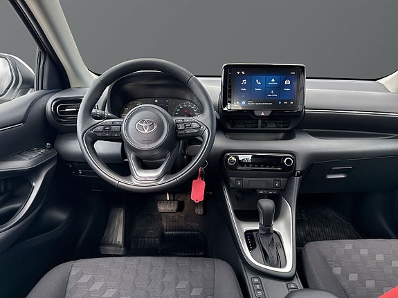 Toyota Yaris 10 of 12