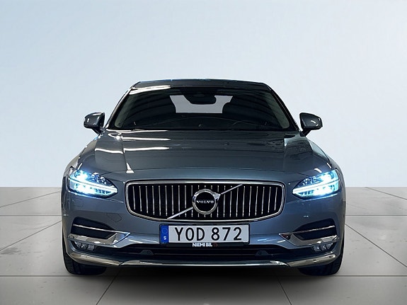Volvo S90 2 of 25