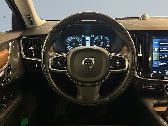 Volvo S90 9 of 25