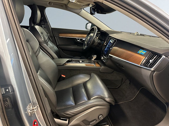 Volvo S90 10 of 25