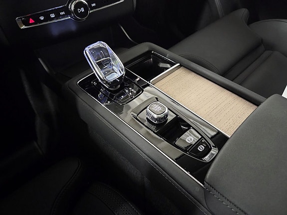 Volvo XC90 12 of 18