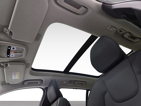 Volvo XC90 16 of 18