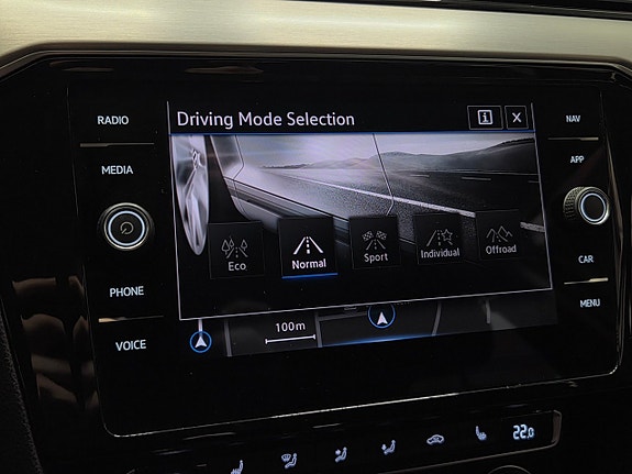 Volkswagen Passat Alltrack 23 of 25