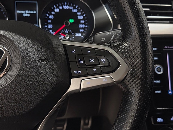 Volkswagen Passat Alltrack 16 of 25