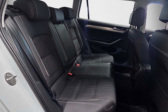 Volkswagen Passat Alltrack 11 of 25