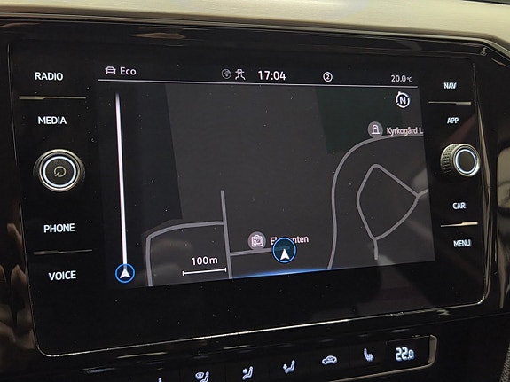 Volkswagen Passat Alltrack 18 of 25