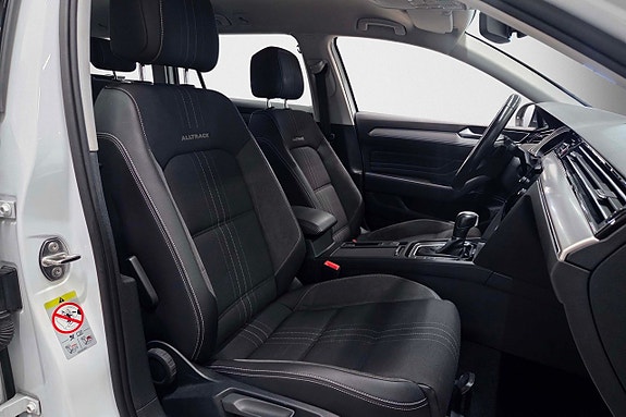 Volkswagen Passat Alltrack 10 of 25