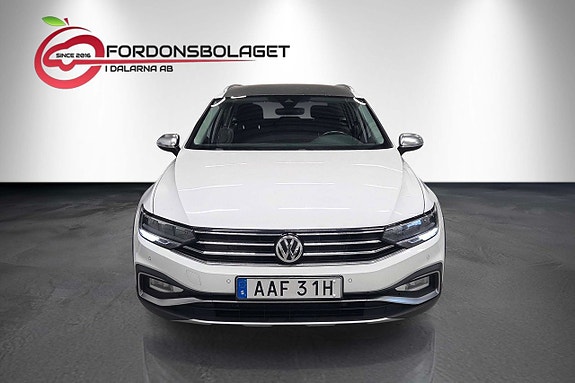Volkswagen Passat Alltrack 2 of 25