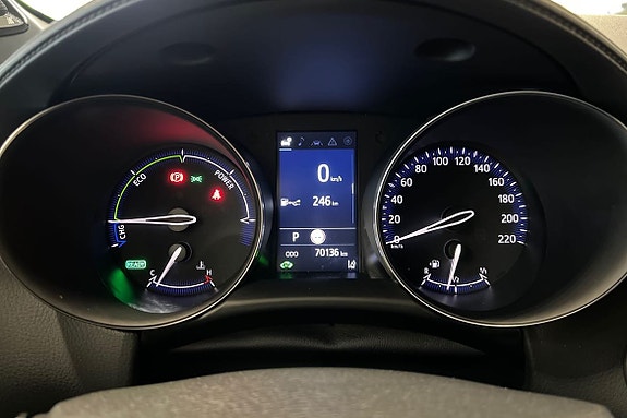 Toyota C-HR 16 of 24
