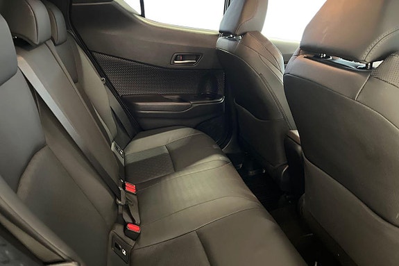 Toyota C-HR 8 of 24