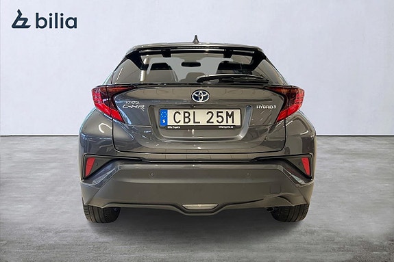 Toyota C-HR 5 of 24
