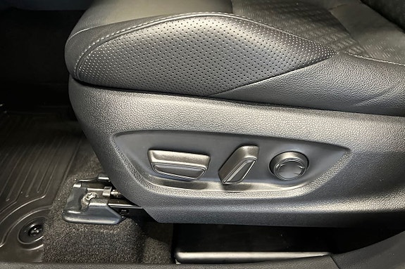 Toyota C-HR 22 of 24