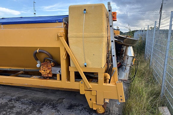 Friggeåkers verkstäder Saltspridare på lastväxlarram CLS... 10 of 14