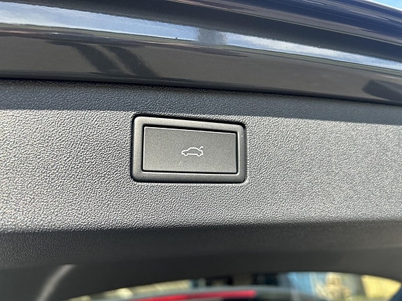 Volkswagen Tiguan 13 of 16