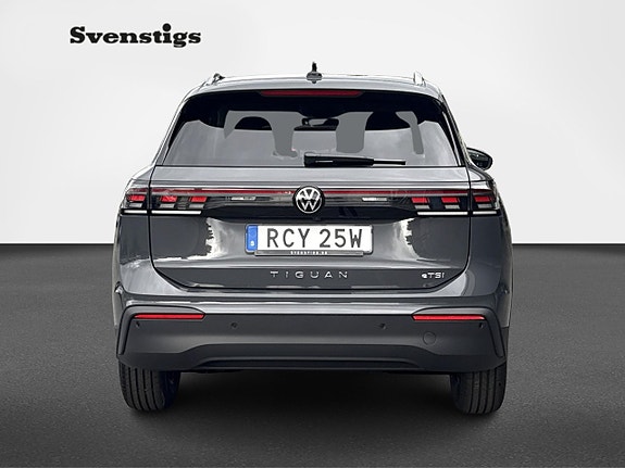 Volkswagen Tiguan 7 of 16