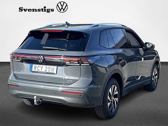 Volkswagen Tiguan 6 of 16
