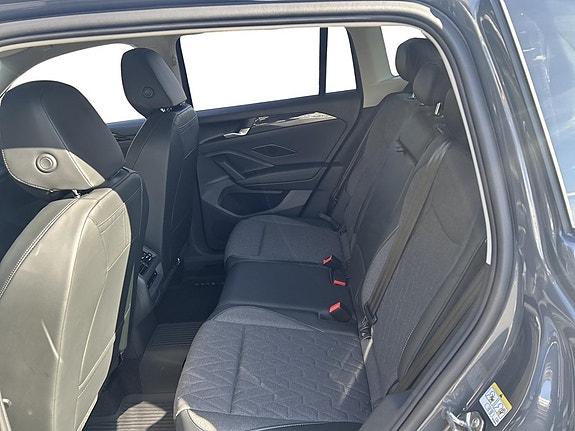 Volkswagen Tiguan 11 of 16